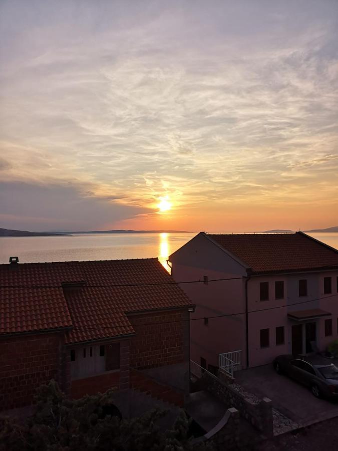 Willa Ferry **** Prizna Exterior foto